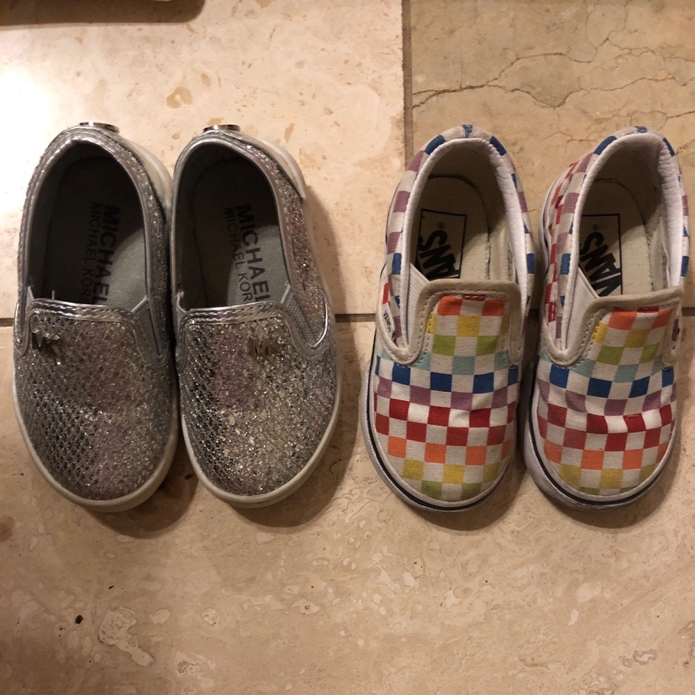 Toddler shoes size 6M